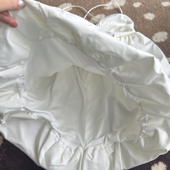 Short White Balloon dress - Picture 3 of 7